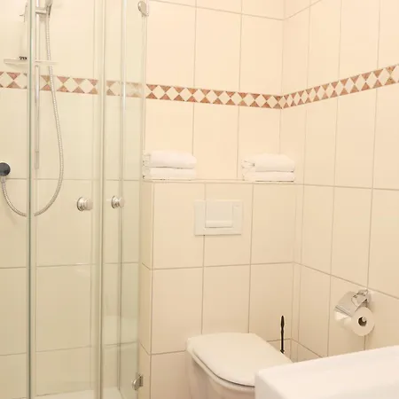 Appartementhaus In Zentraler Aber Ruhiger Lage *